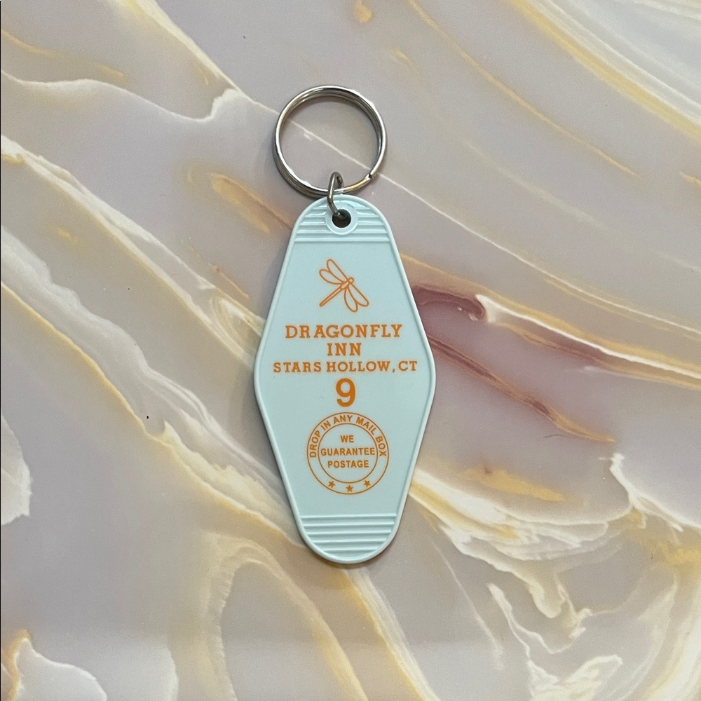 Dragonfly Inn Keychain - Picture 2 of 4